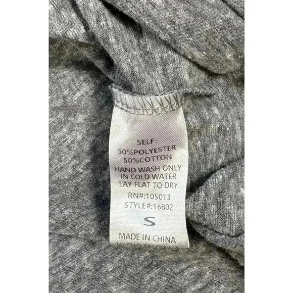 Savanna Jane Small Gray Embroidered Cap Sleeve Top - Picture 4 of 4